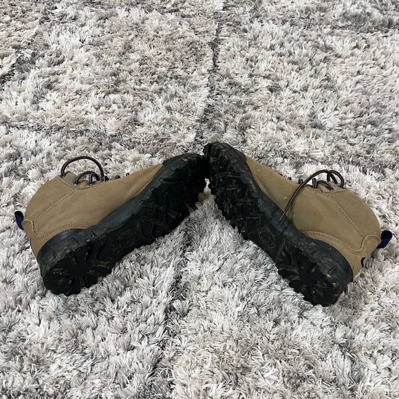 Nike Women's Tan and Black Boots - Picture 3 of 3